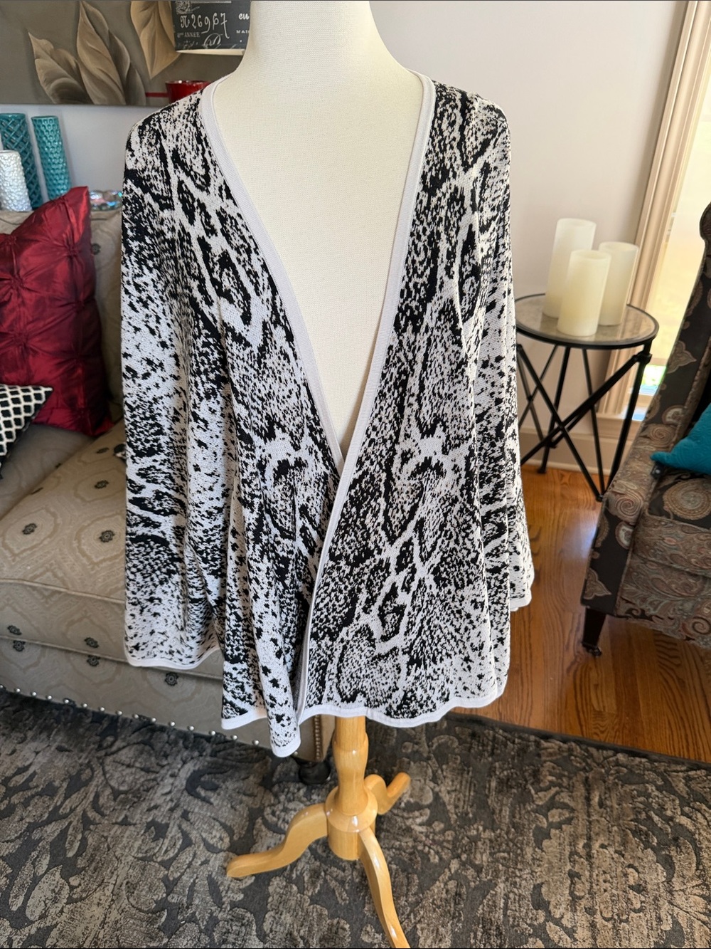 Cani poncho Black & White Animal Print Open-Front poncho4412